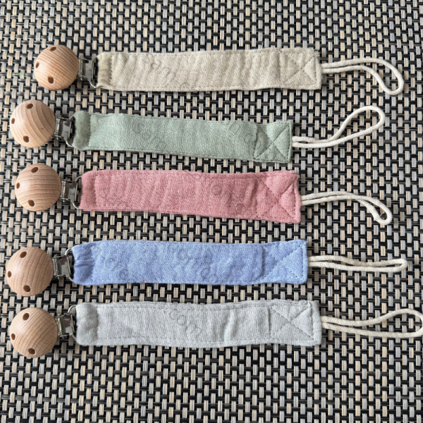 attache tétine en gaze de coton personnalisable